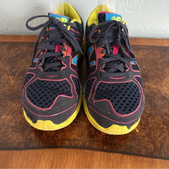 New Balance 750 V1 Sneakers Runners Vibrant Athletic Black & Yellow Size 6 - Picture 3 of 9